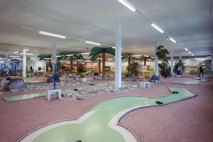 Normallicht-Spiel im Indoor-Minigolf im Sportzentrum Grindel in Bassersdorf